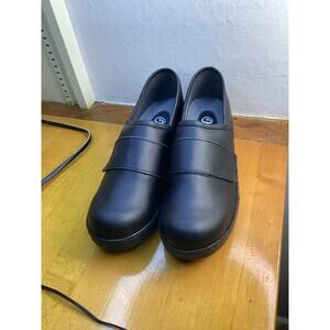 Ohmm Women Loafer Shoe Black Slip On Hook & Loop Instep Strap Round Toe 3.5